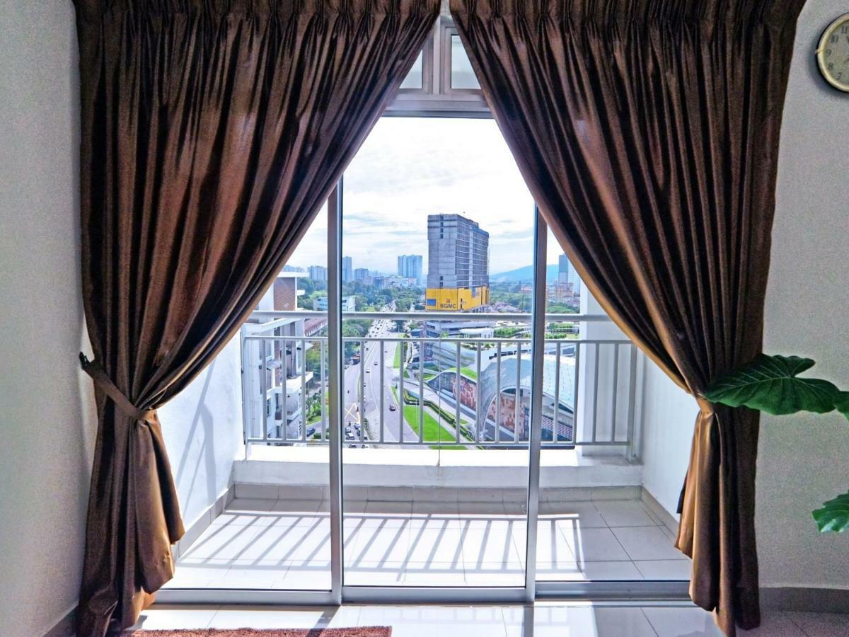 Hits Homestay Байан-Лепас Экстерьер фото